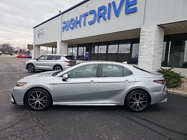 2022 Toyota Camry SE