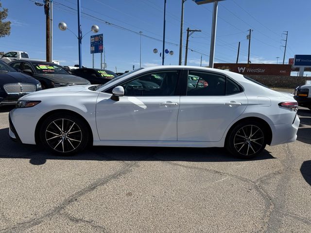 2022 Toyota Camry SE