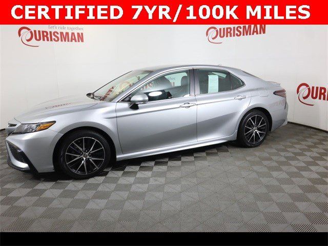 2022 Toyota Camry SE