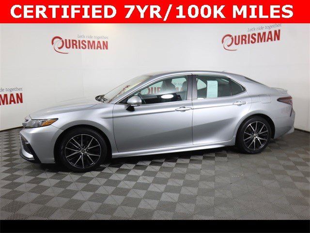 2022 Toyota Camry SE