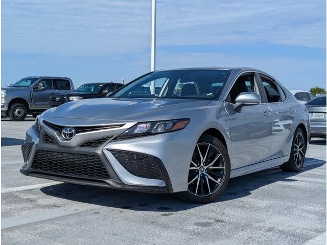 2022 Toyota Camry SE