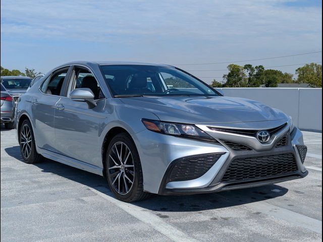 2022 Toyota Camry SE