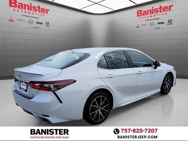 2022 Toyota Camry SE