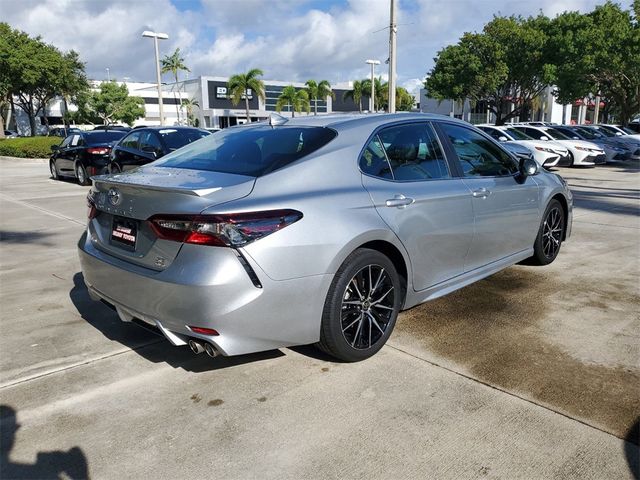 2022 Toyota Camry SE