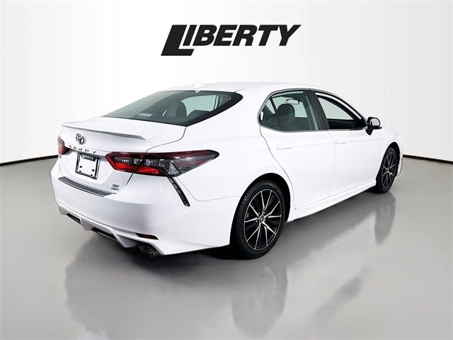 2022 Toyota Camry SE