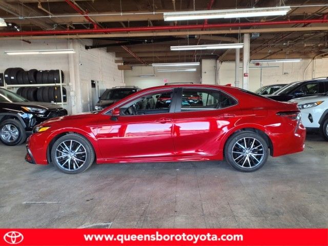 2022 Toyota Camry SE