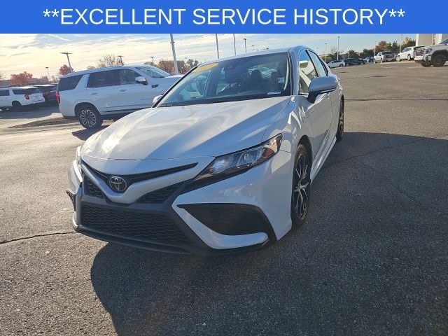 2022 Toyota Camry SE