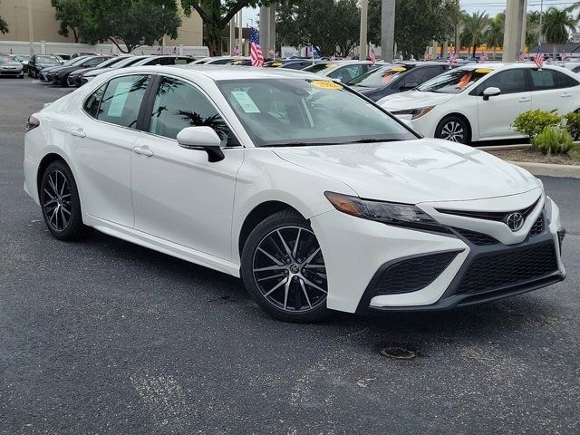 2022 Toyota Camry SE