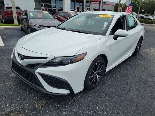 2022 Toyota Camry SE