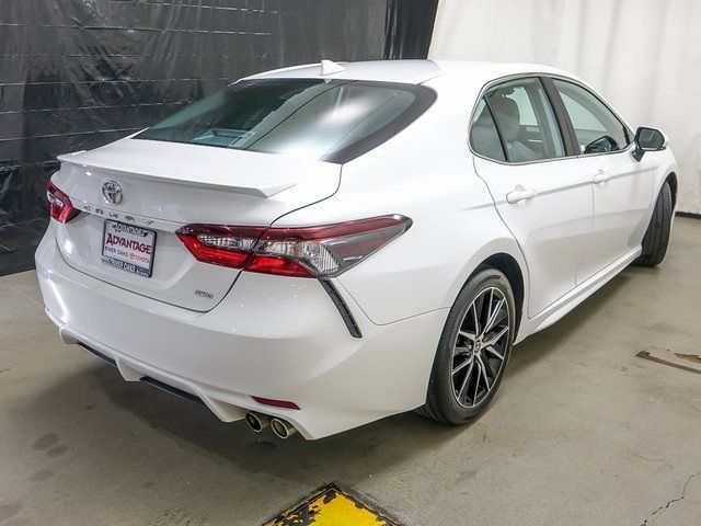 2022 Toyota Camry SE