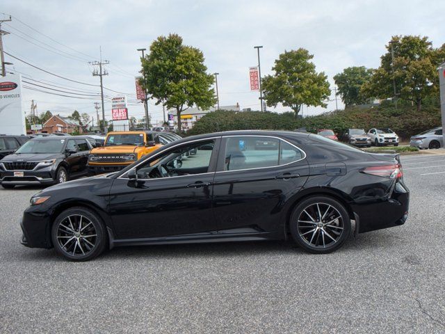 2022 Toyota Camry SE