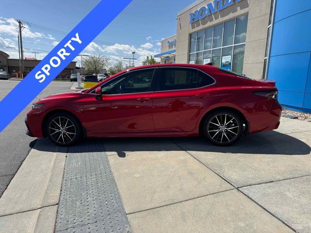 2022 Toyota Camry SE