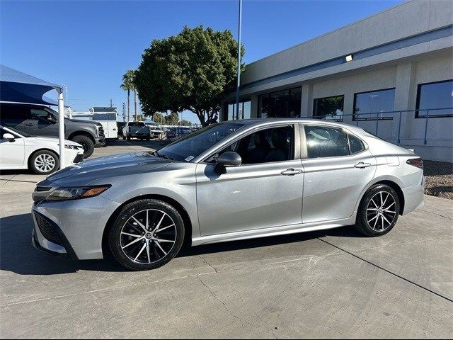 2022 Toyota Camry SE