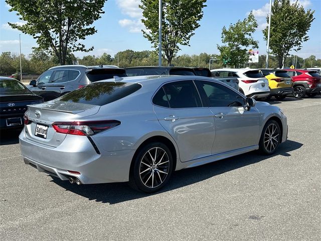 2022 Toyota Camry SE