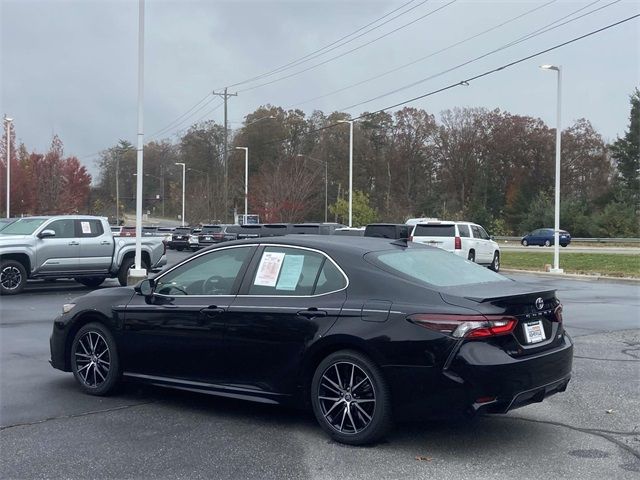 2022 Toyota Camry SE