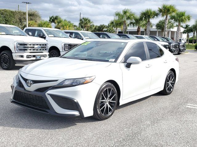 2022 Toyota Camry SE