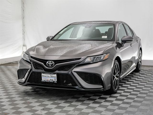 2022 Toyota Camry SE