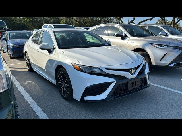 2022 Toyota Camry SE