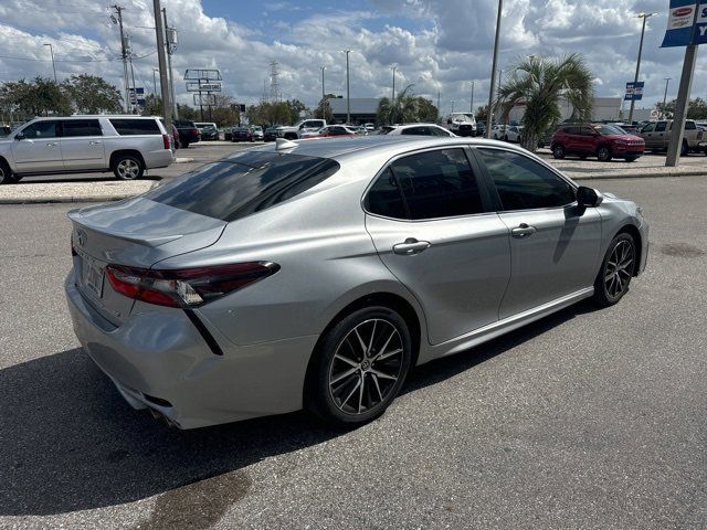 2022 Toyota Camry SE