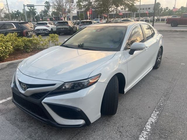 2022 Toyota Camry SE