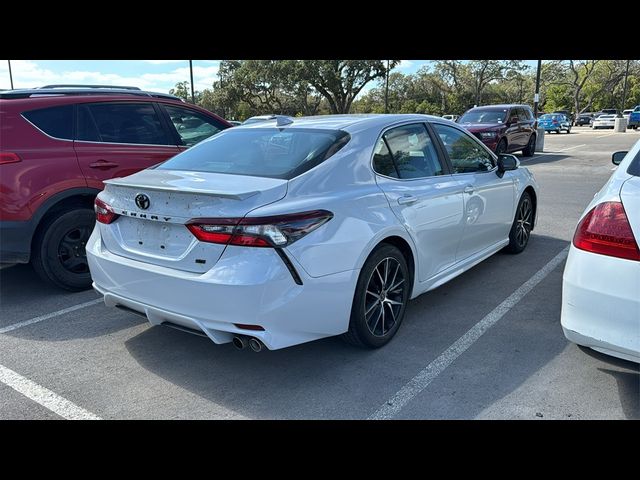 2022 Toyota Camry SE