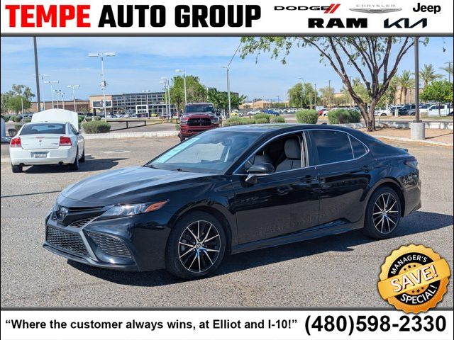2022 Toyota Camry SE