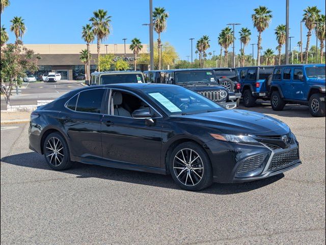 2022 Toyota Camry SE