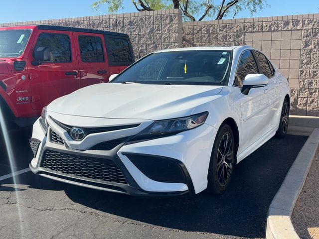 2022 Toyota Camry SE