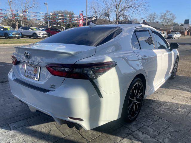 2022 Toyota Camry SE