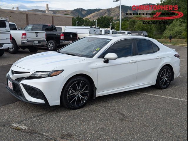 2022 Toyota Camry SE