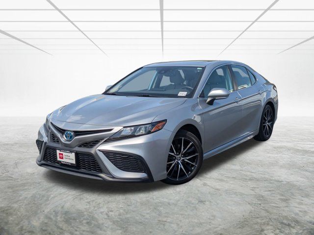 2022 Toyota Camry Hybrid SE