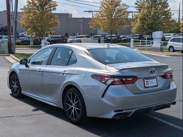 2022 Toyota Camry Hybrid SE