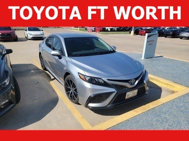 2022 Toyota Camry SE