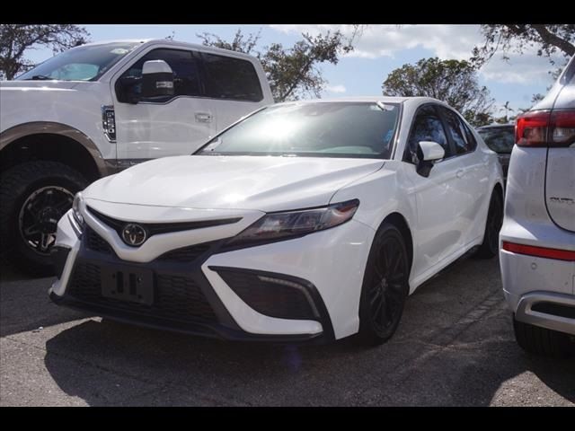 2022 Toyota Camry SE