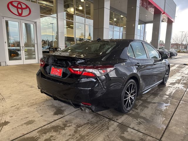 2022 Toyota Camry SE