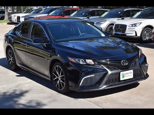 2022 Toyota Camry SE