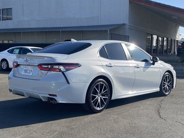 2022 Toyota Camry SE