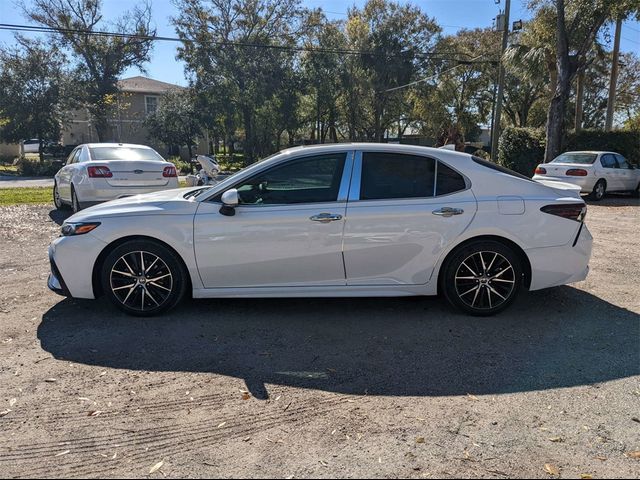 2022 Toyota Camry SE