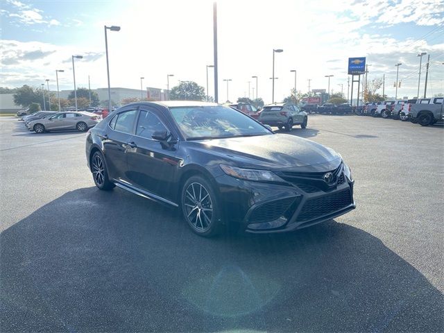 2022 Toyota Camry SE