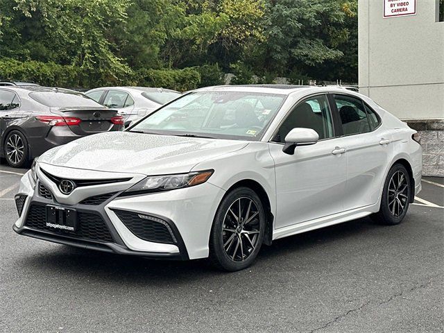 2022 Toyota Camry SE