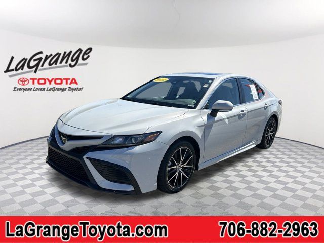 2022 Toyota Camry SE