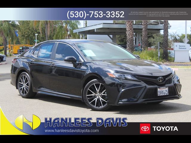 2022 Toyota Camry SE