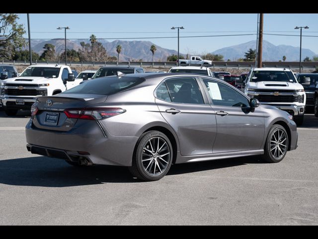 2022 Toyota Camry SE