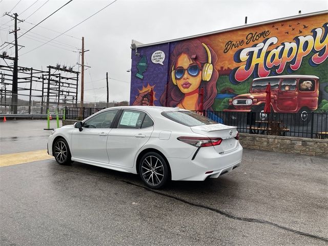 2022 Toyota Camry SE