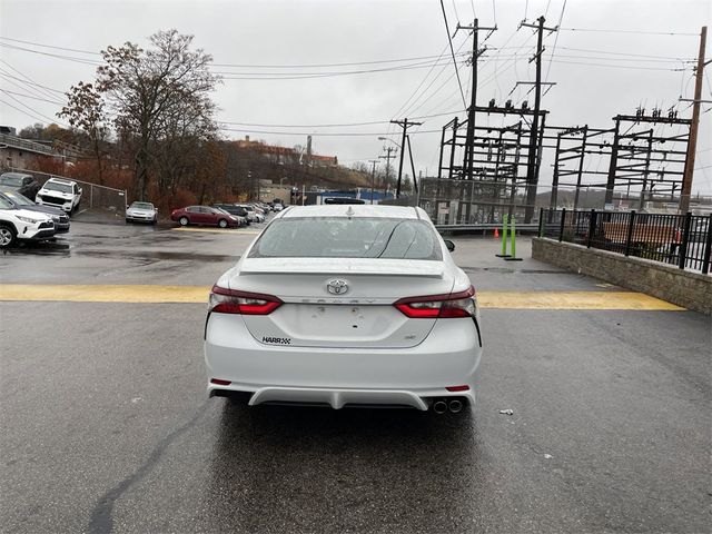 2022 Toyota Camry SE