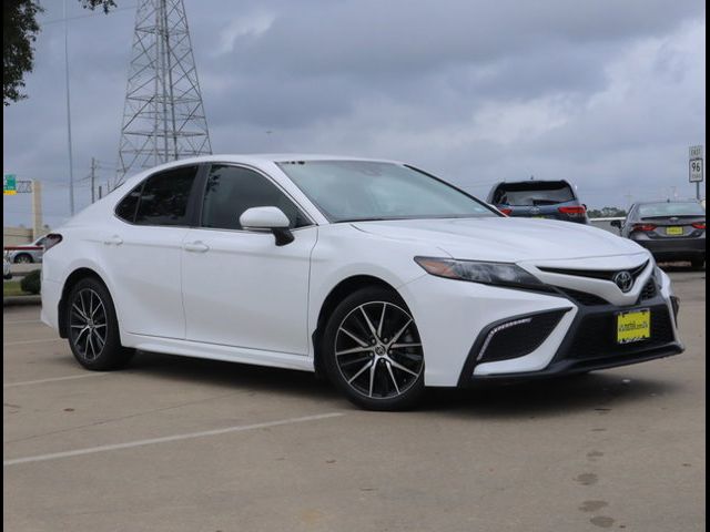 2022 Toyota Camry SE