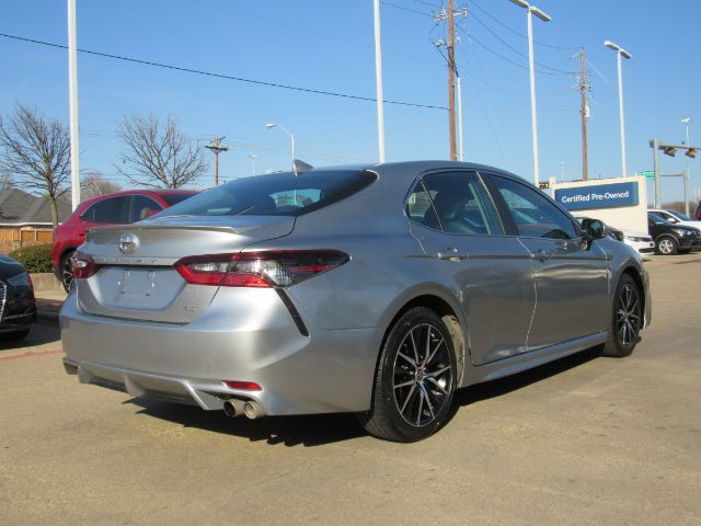 2022 Toyota Camry SE