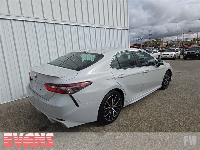 2022 Toyota Camry SE