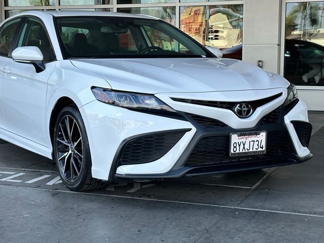 2022 Toyota Camry SE