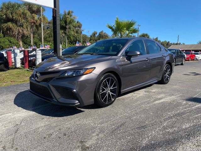 2022 Toyota Camry SE